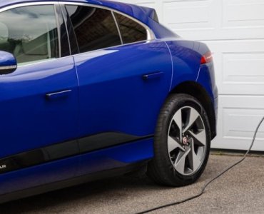 From Amps to Apps: Your Friendly Guide to the Perfect Home EV Wallbox