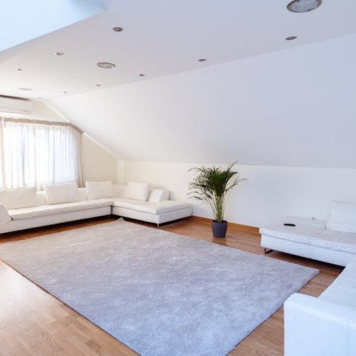 Light, Bright, and Soft Underfoot: How to Pick the Perfect Wool Rug for a Sunlit Living Room