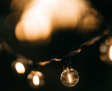 Illuminate Your Yard, Not Your Electric Bill: Smarter Outdoor Lighting Tips
