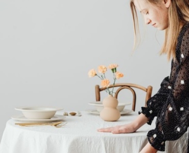Round Tables, Perfectly Dressed: How to Choose the Right Pattern and Size