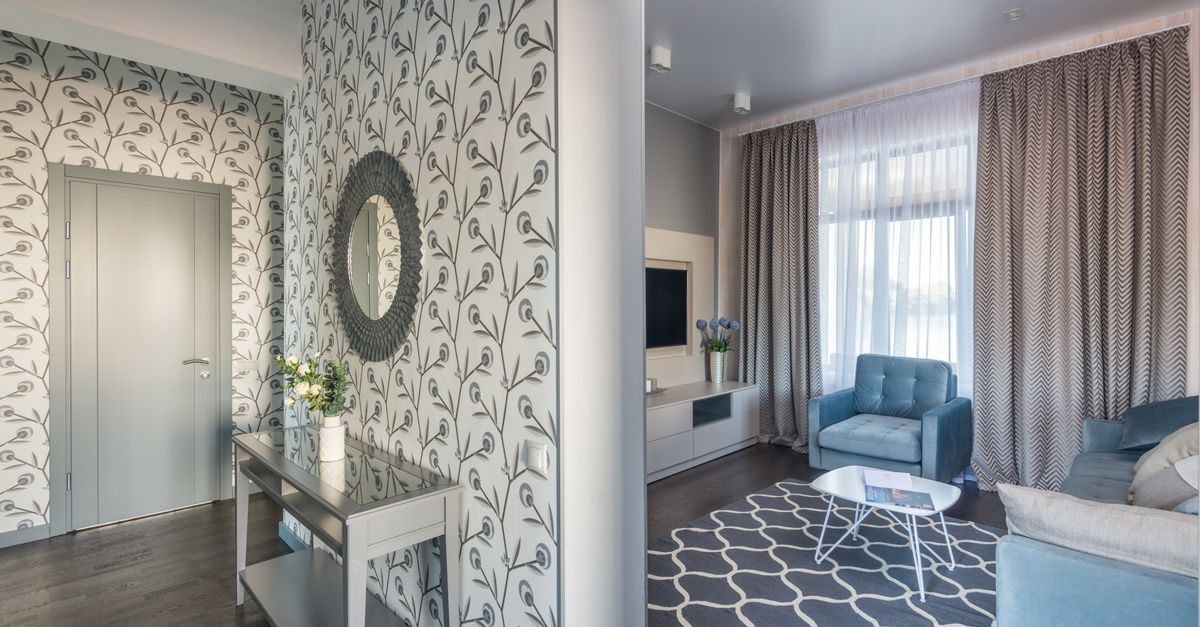 Make an Entrance: Choosing the Perfect Floral Wallpaper for a Welcoming Hallway