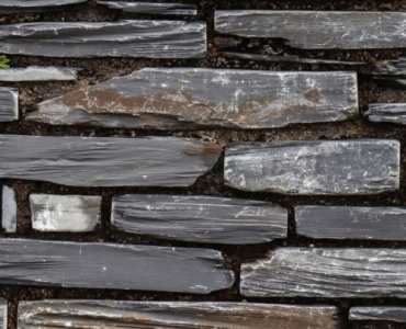 Turn Split Slabs into a Stunning Garden Wall: A Step-by-Step DIY Guide