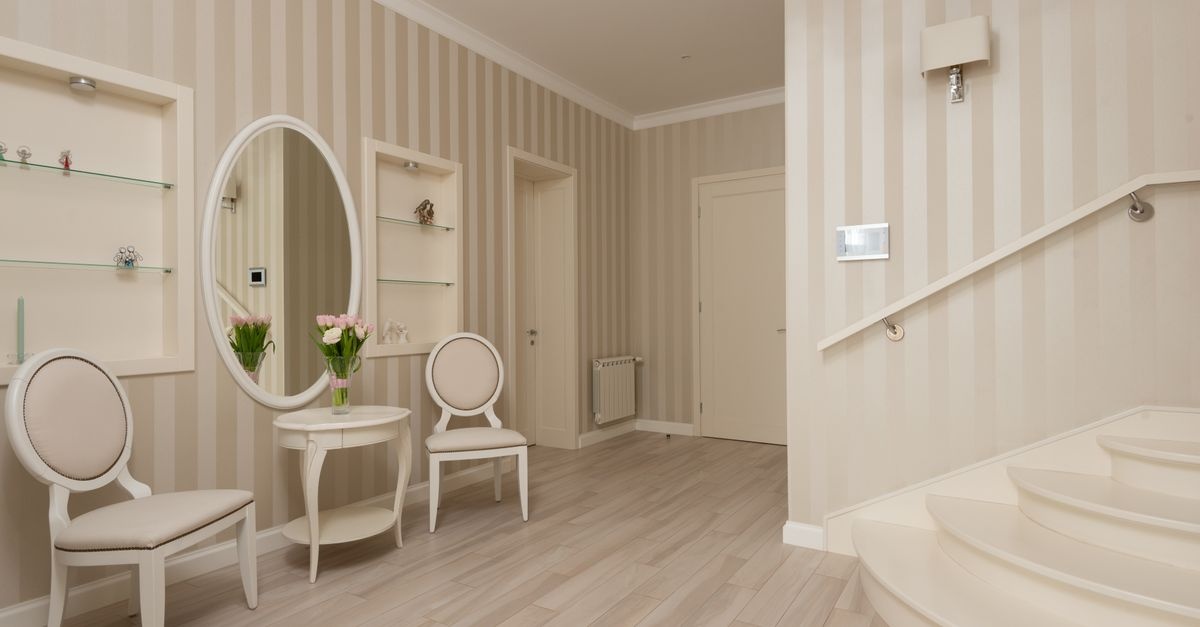 Reflective Elegance: Create a Show-Stopping Feature Wall with Venetian Mirrors