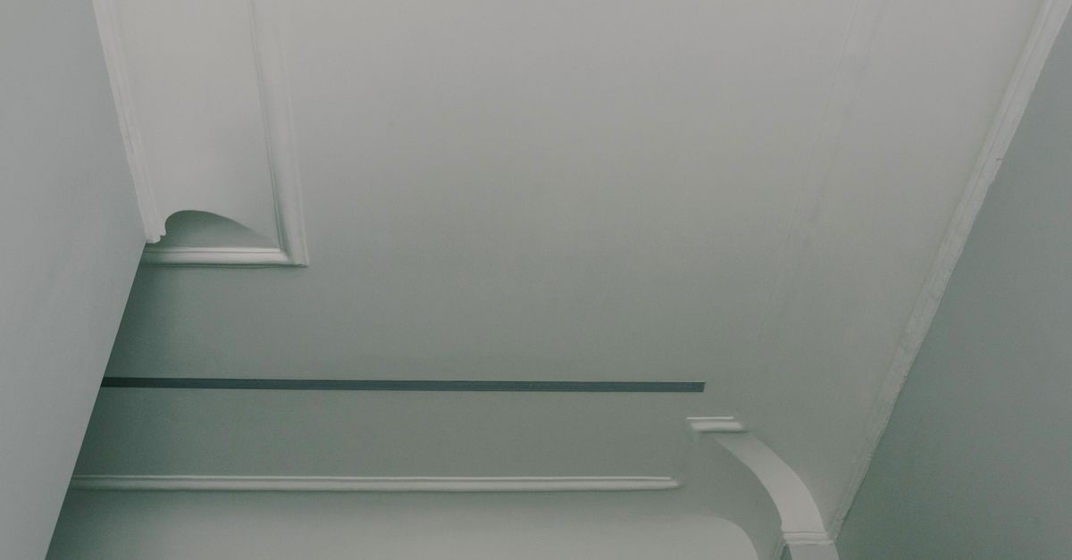 From Flat to Fabulous: Elevate Your Ceiling with Decorative Moulding in a Weekend