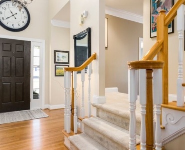 Staircase Storylines: Curate a Picture-Perfect Gallery That Rises with You